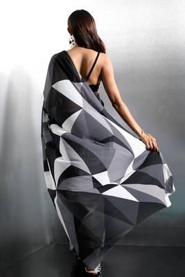 Black printed Georgette saree 4