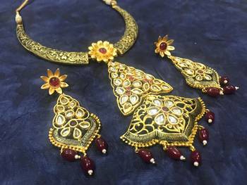 Gold necklaces 3