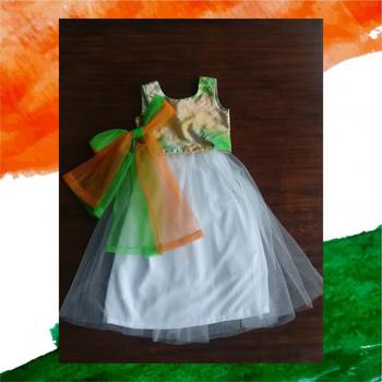 Tricolor blouse with net white lehenga and dupatta 2