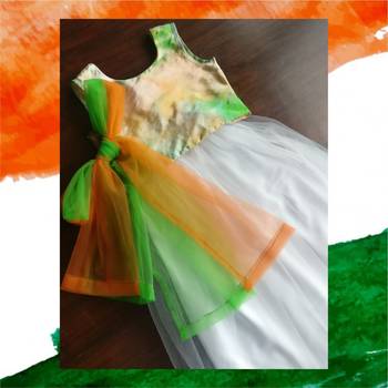 Tricolor blouse with net white lehenga and dupatta 4