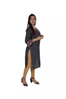 Womens Rayon Black Straight Round Neck  Knee Length Kurti