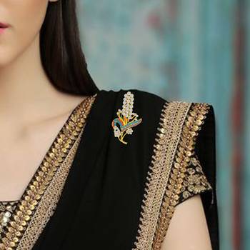 Gold brooch 2