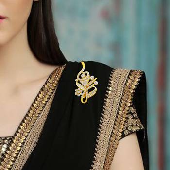 Gold brooch 2