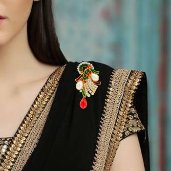 Gold brooch 2