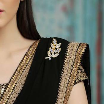 Gold brooch 2