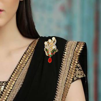 Gold brooch 2