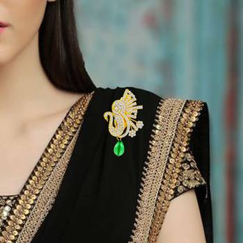 Gold brooch 2