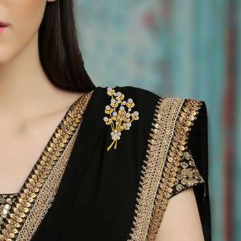 Gold brooch 2