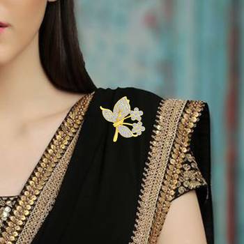 Gold brooch 2