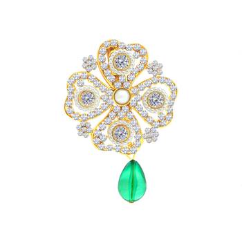 Gold brooch 1
