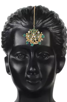 Traditional Pearl & Kundan Maang Tikka With Earring Set