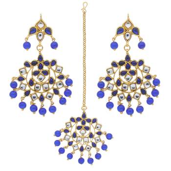 Traditional Gold Plated Pearl & Kundan Maang Tikka With Earring Set 1