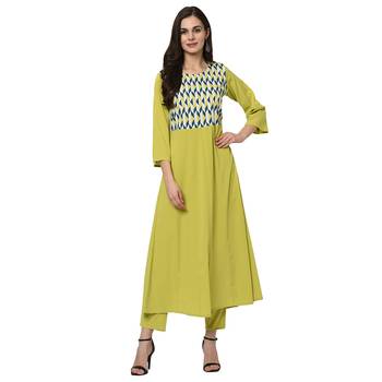 Women's Green Digital Print Flared Crepe Kurta 1