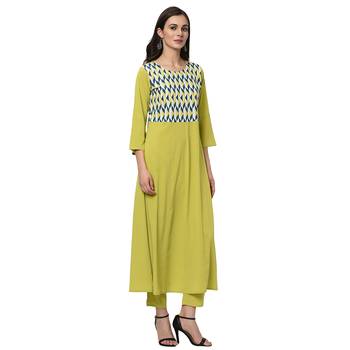 Women's Green Digital Print Flared Crepe Kurta 5