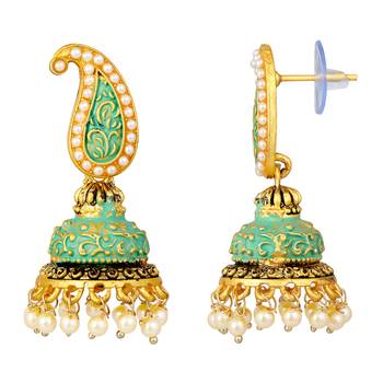 Gold earrings 3