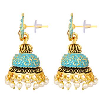 Gold earrings 2