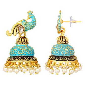 Gold earrings 3
