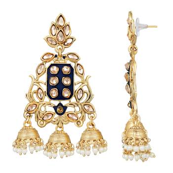 Gold earrings 3