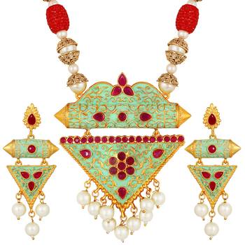 Gold necklaces 1