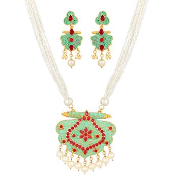 Gold necklaces 1