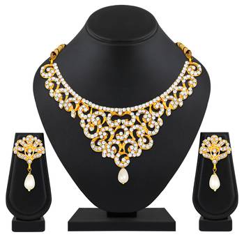 Gold necklaces 4