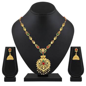 Gold necklaces 4