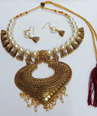 Gold necklaces 1