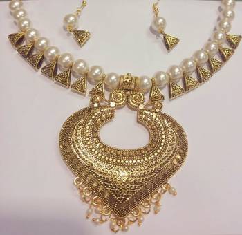 Gold necklaces 3