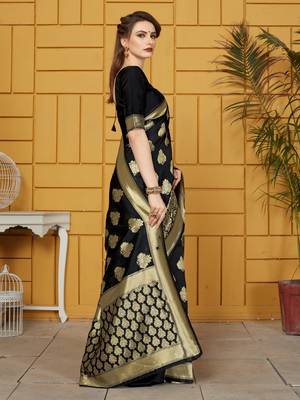 Black woven jacquard saree with blouse 4