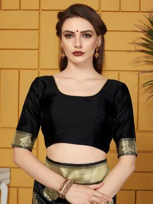 Black woven jacquard saree with blouse 5