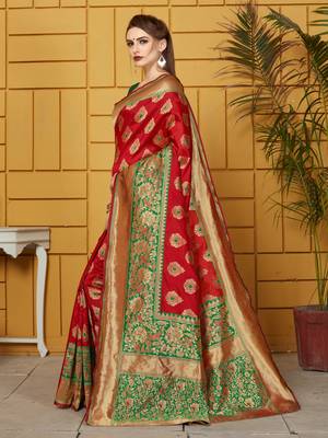Red woven jacquard saree with blouse 2