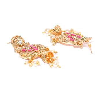 Gold earrings 3