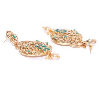 Gold earrings 3