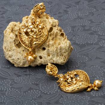 Gold earrings 2
