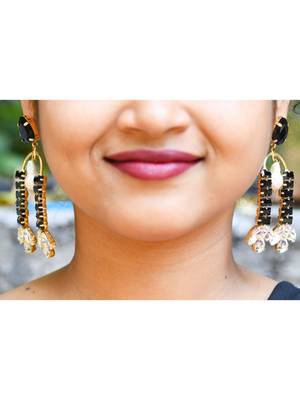 Black earrings 1