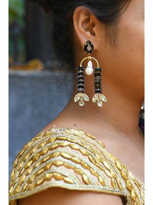 Black earrings 2