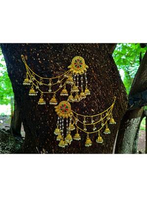 Gold earrings 1