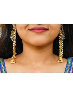 Gold earrings 1