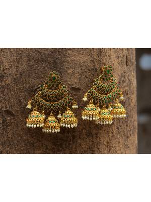 Green earrings 1
