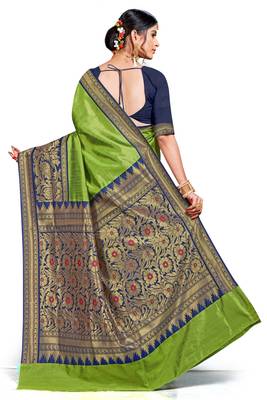Green Woven Banarasi Saree With Blouse 3