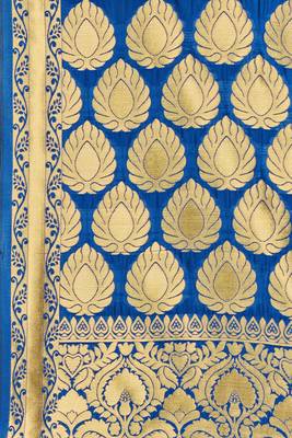 Blue Woven Banarasi Saree With Blouse 4