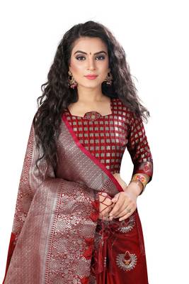 Maroon Woven Silk Blend Saree With Blouse 4