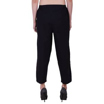 Women Cotton Black Solid Capri 4