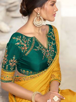 Mustard Embroidered Silk Blend Saree With Blouse 3