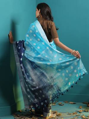 Tonal Blues Half & Half Linen Saree With Bandhni Designs 3