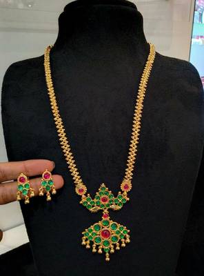 Georgeous Gold Plated Green Colour Kundas Necklace Set 1