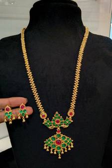 Georgeous Gold Plated Green Colour Kundas Necklace Set
