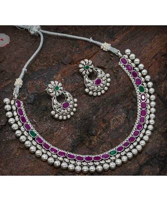 Silver Necklace Set With Kundans 1