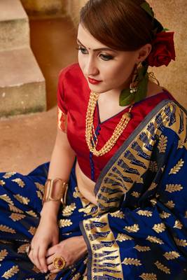Blue woven banarasi silk saree with blouse 5