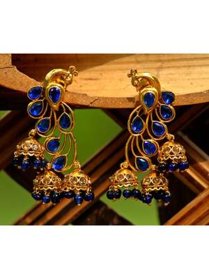 Gold earrings 1